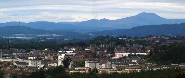 Large-scale commercial scaffolding installation by RCR Scaffolding Solutions in Alloa town centre, providing safe access for roof repairs in Clackmannanshire with 40 years of family-run expertise.